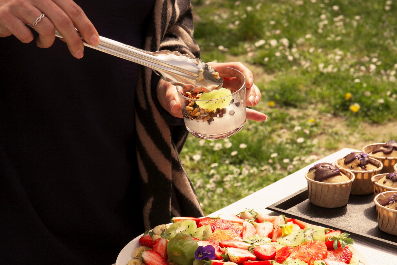 Houmous de betterave et plats de brunch
